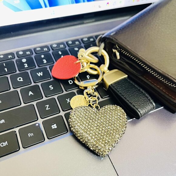 🆕 Women Black Crystal Keychain Sparkly Rhinestones Heart Shape Pretty Pendant - Picture 7 of 9